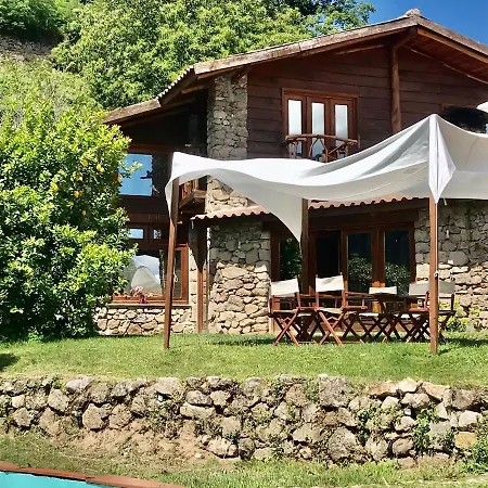Alojamento de Turismo Rural Quinta Dos Carvalhos The Wine House Farm In Center Of - Capital Of The Douro *