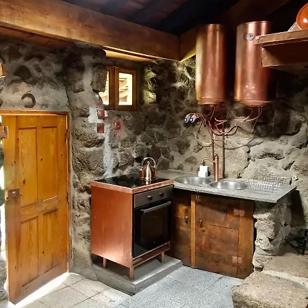 Alojamento de Turismo Rural Quinta Dos Carvalhos The Wine House Farm In Center Of - Capital Of The Douro Lamego