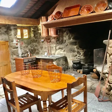 Alojamento de Turismo Rural Quinta Dos Carvalhos The Wine House Farm In Center Of - Capital Of The Douro